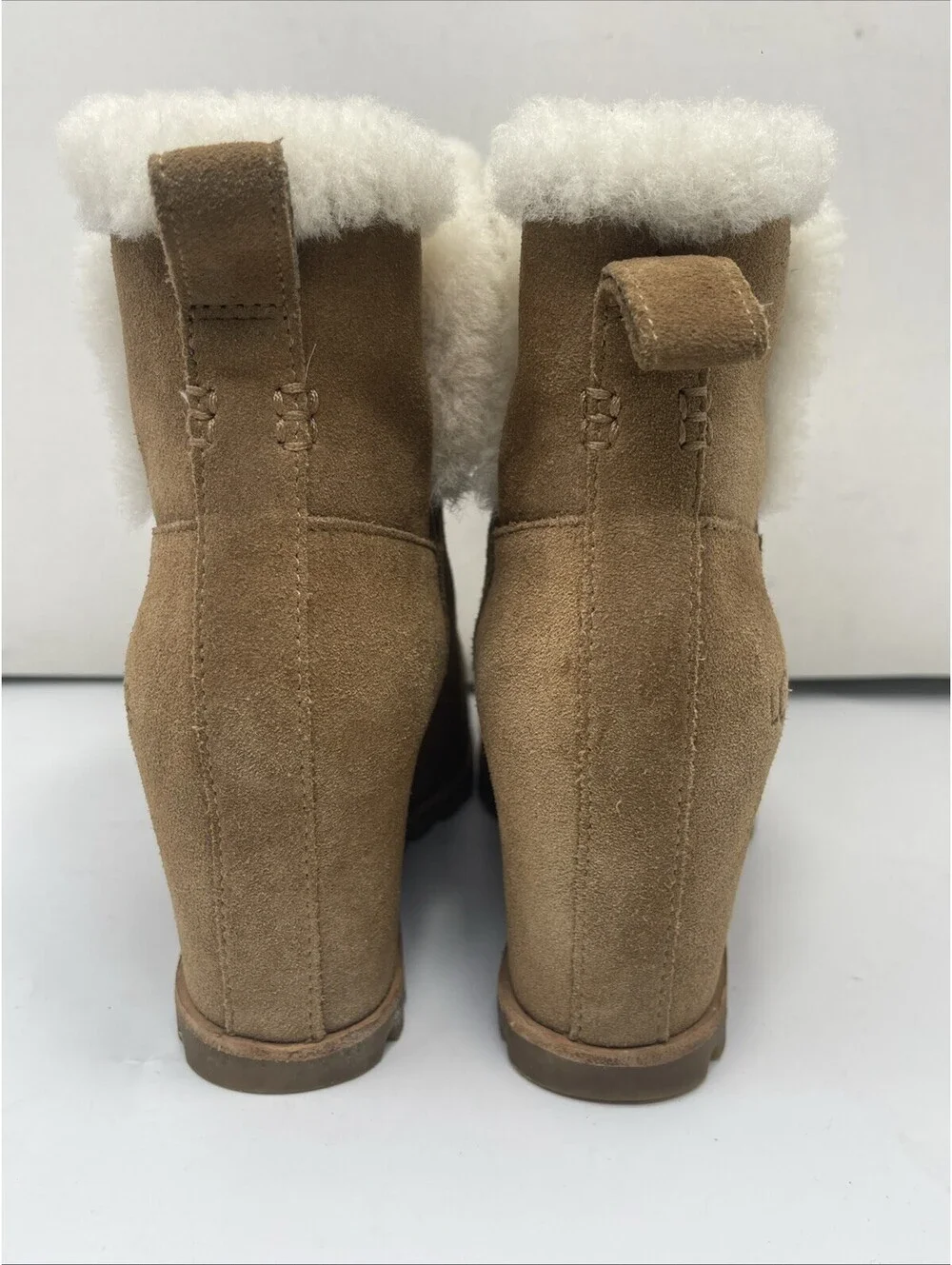 UGG Seyline Women Tan Suede Wedge Booties Shearling Lined Size 9